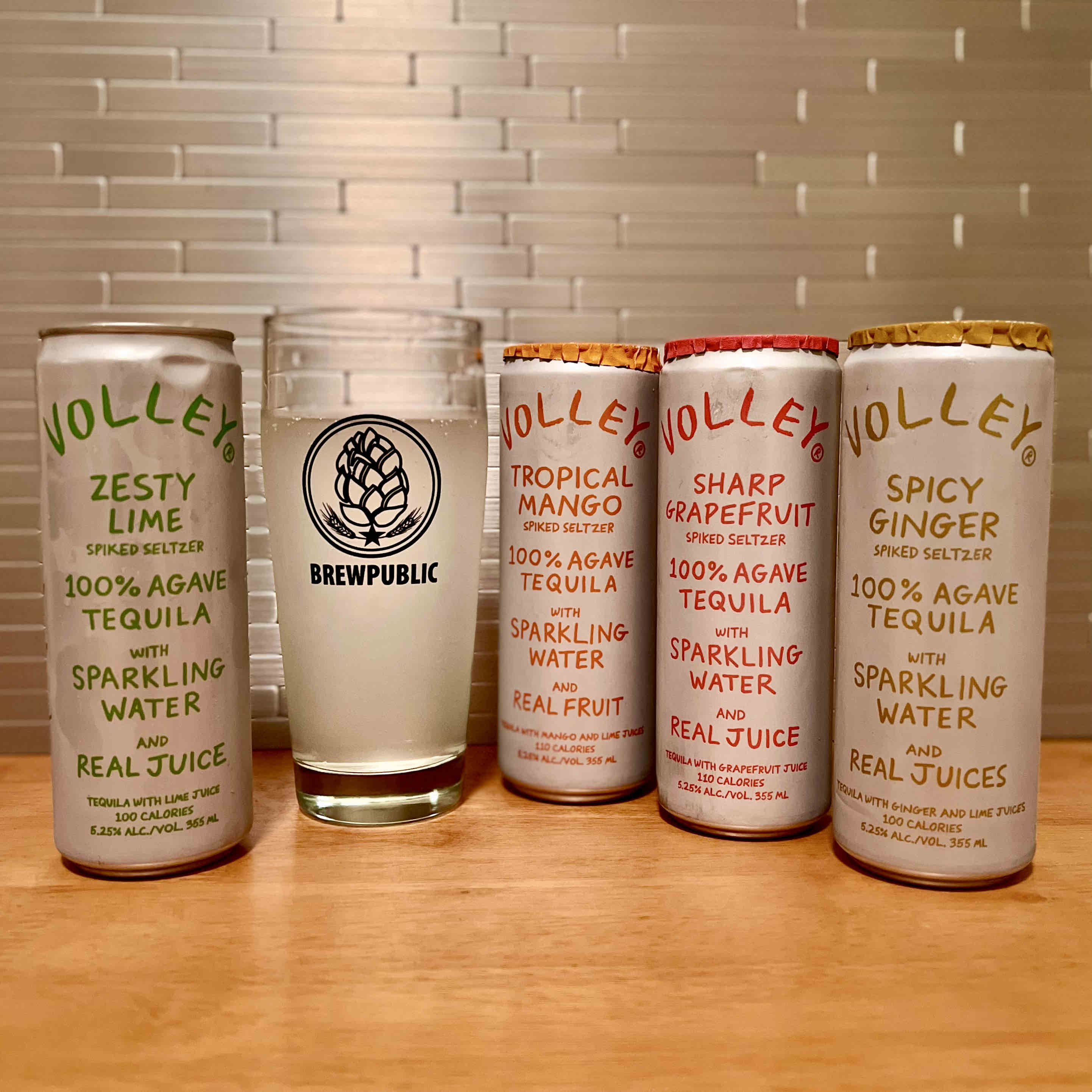 Alley Tequila Seltzer是一个伟大的品尝,准备喝与玛格丽塔相似的鸡尾酒。