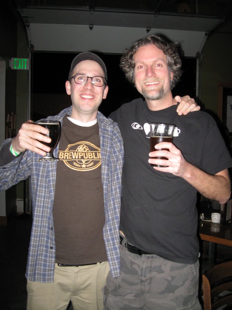 Brewpublic的Angelo和Eye Luv Beer的Chris Baker(右)