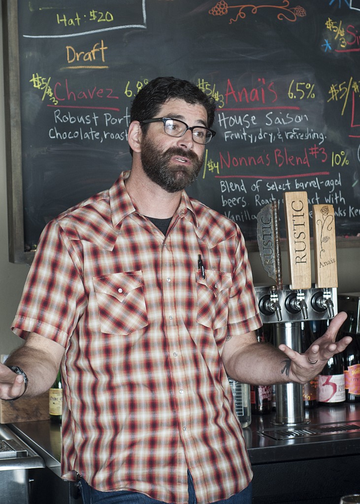 圣阿代里乌斯乡村酒庄的蒂姆·克利福德