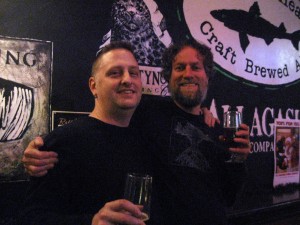 C·贝克(右)和朋友大卫在拉特·恩姆