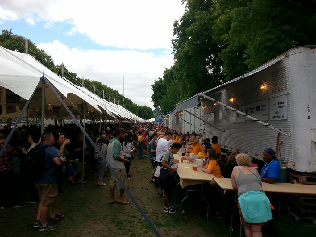 倒了很多啤酒！