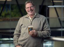 马蒂·康普顿，宁卡斯酿酒公司的新销售总监。(图片由Ninkasi Brewing提供)