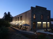 石头酿造-夜晚的纳帕。