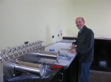 Mike Moscarelli建立一个点击系统。（Foystonfoto）