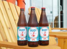 浮标IPL在新俄勒冈可再灌瓶上的图像由浮标啤酒提供