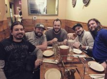 2019年庆祝布里奇敦啤酒屋10周年的全体船员。（图片由布里奇敦啤酒馆提供）