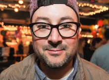 尼尔·斯图尔特，德舒特啤酒厂新任营销副总裁，他的Facebook页面给了他一张照片。