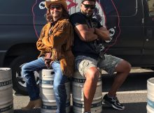 老城路的制作-啤酒戏仿。(图片由老城酿酒厂提供)