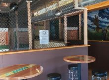 Laurelwood Brewing与凯尔特斧头投掷公司(Celtic Axe Throwing)在桑迪东北部的门店合作。(图片由Laurelwood Brewing提供)