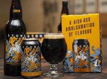 德鲁·柯蒂斯的图像:威尔·惠顿:格雷格·科赫斯通法金惠顿w00tstout courtesy of Stone Brewing