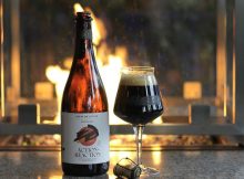 新比利时啤酒公司与弗里蒙特啤酒公司合作，推出反应式硝化桶陈酿酸味黑啤。(图片由Fremont Brewing提供)