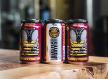 由Hopworks Urban Brewery提供的Beestly有机蜂蜜搬运工的图像