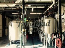 在啤酒厂偷看在前兰啤酒。（照片由jessica wilmes）