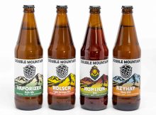 从双山啤酒厂更新的标签上的汽化淡啤酒，科尔希，合狮IPA和Azyhazy IPA。