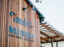 贝尔断路器x Yonder taprom，包括新的明智的傻瓜精神合资企业在西雅图，华盛顿。(图片由打包机酿造公司提供)