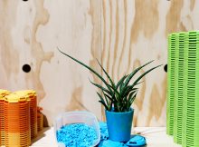 这是《飞天扫帚》提供的塑料回收图像