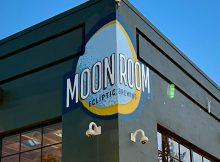 Ecliptic Brewing的新月室位于东南波特兰。